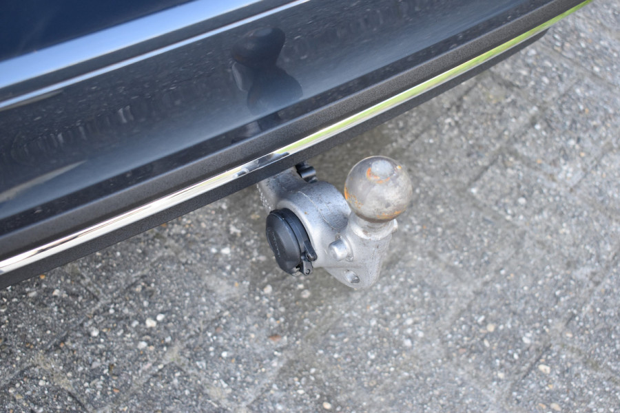 Volvo V60 T8 AWD 390PK Automaat Plug-in Hybrid Inscription | Trekhaak | Panodak | 360 Camera | BLIS | Stoelverwarming |