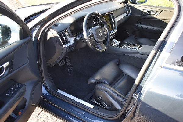 Volvo V60 T8 AWD 390PK Automaat Plug-in Hybrid Inscription | Trekhaak | Panodak | 360 Camera | BLIS | Stoelverwarming |