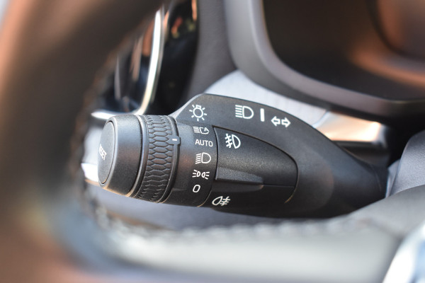 Volvo V60 T8 AWD 390PK Automaat Plug-in Hybrid Inscription | Trekhaak | Panodak | 360 Camera | BLIS | Stoelverwarming |
