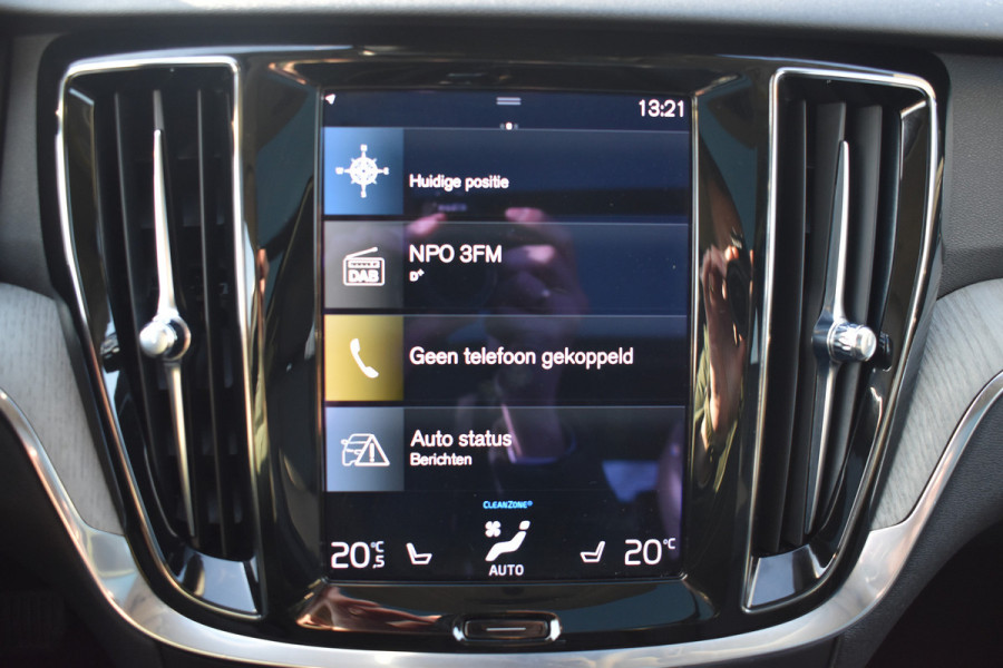 Volvo V60 T8 AWD 390PK Automaat Plug-in Hybrid Inscription | Trekhaak | Panodak | 360 Camera | BLIS | Stoelverwarming |