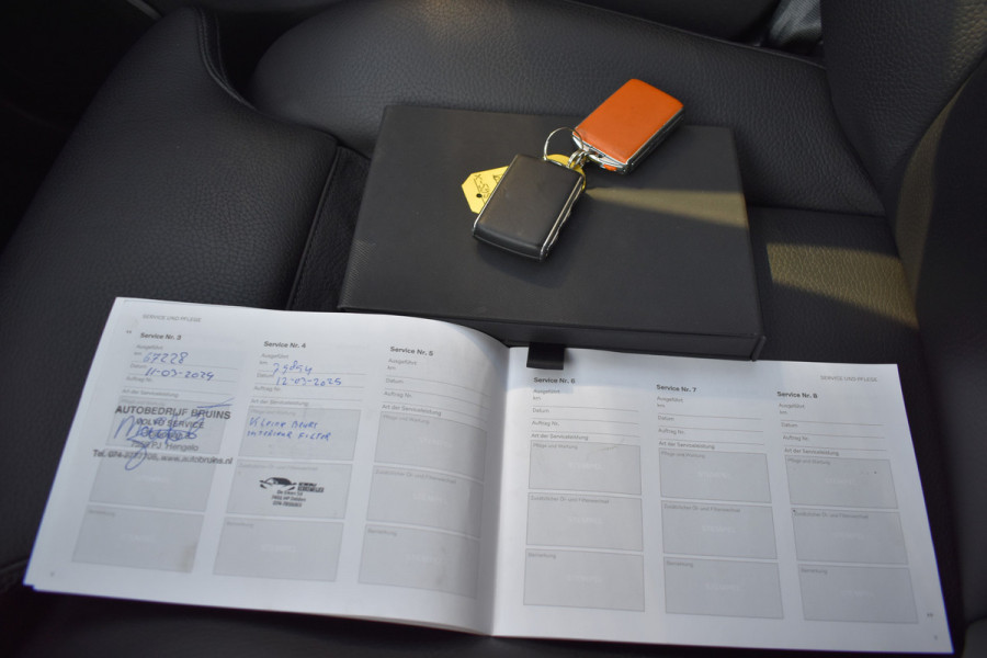 Volvo V60 T8 AWD 390PK Automaat Plug-in Hybrid Inscription | Trekhaak | Panodak | 360 Camera | BLIS | Stoelverwarming |