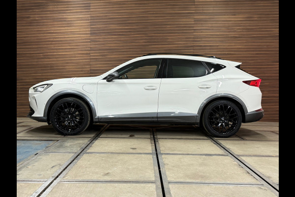 CUPRA Formentor 1.4 TSI e-Hybrid Essential | Half leder | 19' inch | Sfeerverlichting | Carplay | Navigatie | LED | Winterpakket