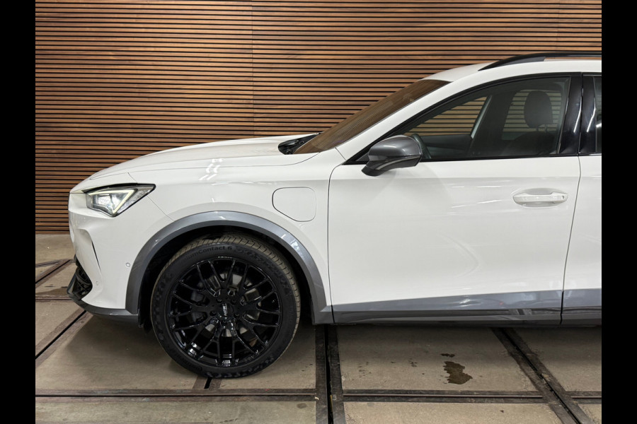 CUPRA Formentor 1.4 TSI e-Hybrid Essential | Half leder | 19' inch | Sfeerverlichting | Carplay | Navigatie | LED | Winterpakket