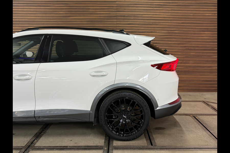 CUPRA Formentor 1.4 TSI e-Hybrid Essential | Half leder | 19' inch | Sfeerverlichting | Carplay | Navigatie | LED | Winterpakket