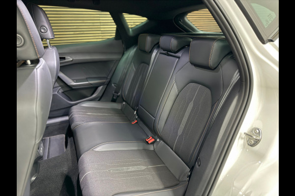 CUPRA Formentor 1.4 TSI e-Hybrid Essential | Half leder | 19' inch | Sfeerverlichting | Carplay | Navigatie | LED | Winterpakket