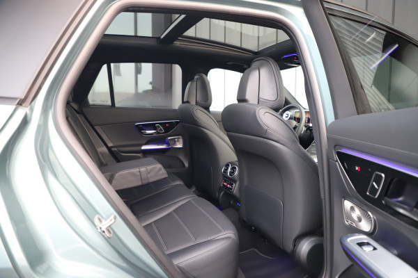 Mercedes-Benz GLC 300e AMG 4-Matic | 313PK | Luchtvering | Head-up | Achterasbesturing | Massage | Keyless-go | Burmester | Digital-light | Distro
