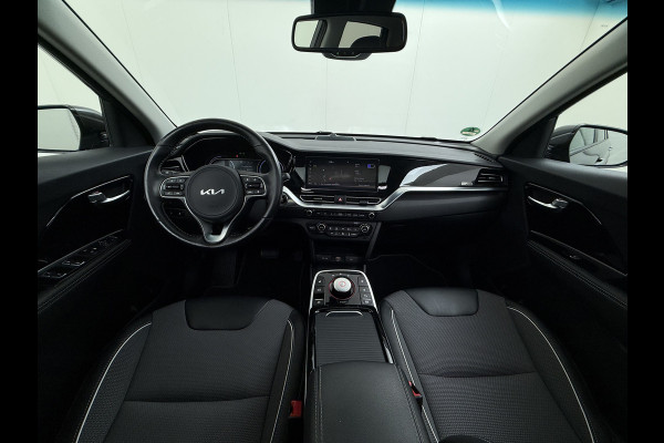 Kia e-Niro DynamicPlusLine 64kWh Elek.Glazen schuif-/kanteldak Trekhaak Adaptive-Cruise Camera Apple Carplay Android Auto Navi Ecc Stoel-Stuurverwarming Pdc Lane Assist VESS DAB Led Isofix Keyless 1e Eigenaar Origineel Nederlandse Auto Dealeronderhouden