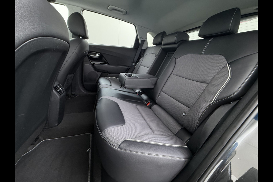 Kia e-Niro DynamicPlusLine 64kWh Elek.Glazen schuif-/kanteldak Trekhaak Adaptive-Cruise Camera Apple Carplay Android Auto Navi Ecc Stoel-Stuurverwarming Pdc Lane Assist VESS DAB Led Isofix Keyless 1e Eigenaar Origineel Nederlandse Auto Dealeronderhouden