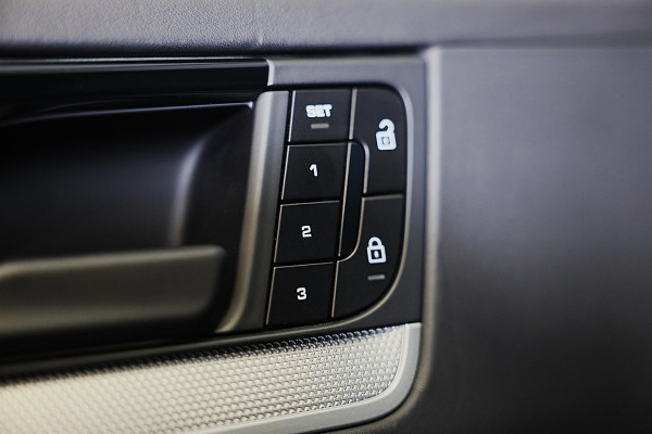 Porsche Cayenne Coupé 3.0 S E-Hybrid / 519 Pk / Head Up / 360 Camera / Acc / SportDesign / Luchtvering / Sport Chrono / Pano / 21