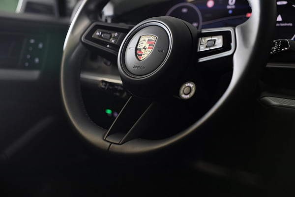 Porsche Cayenne Coupé 3.0 S E-Hybrid / 519 Pk / Head Up / 360 Camera / Acc / SportDesign / Luchtvering / Sport Chrono / Pano / 21