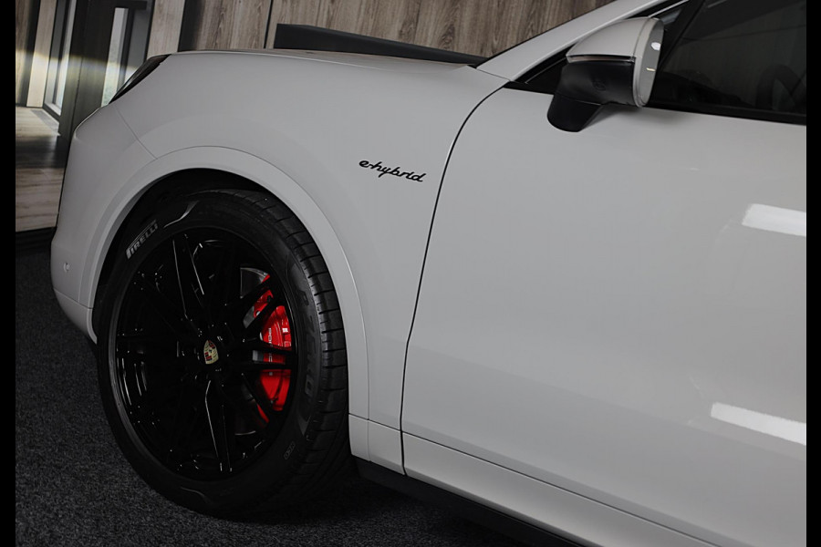 Porsche Cayenne Coupé 3.0 S E-Hybrid / 519 Pk / Head Up / 360 Camera / Acc / SportDesign / Luchtvering / Sport Chrono / Pano / 21