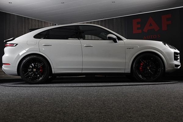 Porsche Cayenne Coupé 3.0 S E-Hybrid / 519 Pk / Head Up / 360 Camera / Acc / SportDesign / Luchtvering / Sport Chrono / Pano / 21