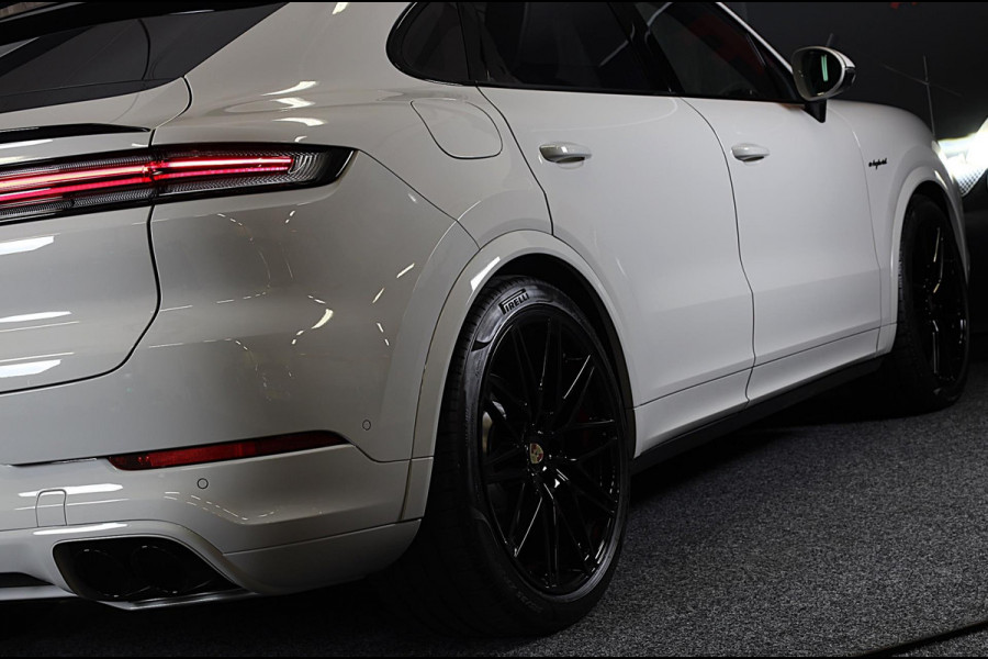 Porsche Cayenne Coupé 3.0 S E-Hybrid / 519 Pk / Head Up / 360 Camera / Acc / SportDesign / Luchtvering / Sport Chrono / Pano / 21