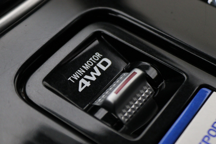 Mitsubishi Outlander 2.4 PHEV Pure SOH 94%, Keyless, Apple Carplay, Trekhaak, Camera, Stoelverwarming, PDC