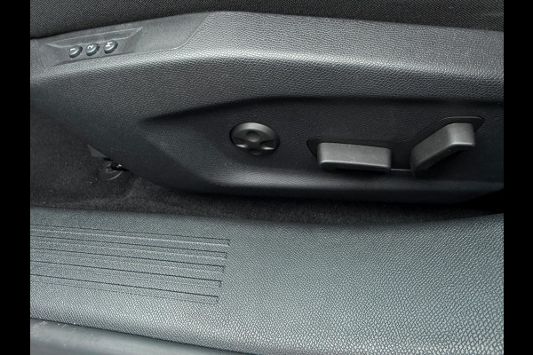 Peugeot 308 1.6 HYbrid 225 GT PACK 289PK SPORT LUX LEDER MATRIX LED HISTORIE NAP