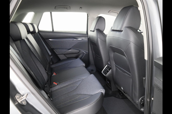 Škoda Elroq 60 Business Edition - Tour 204pk | Trekhaak | 20 inch | Stoelverwarming | Adaptive Cruise Control | Blind Spot