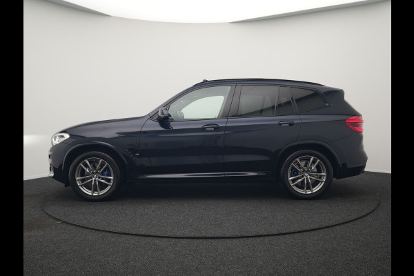 BMW X3 xDrive30e M Sport Plug In Hybrid 293pk Dealer O.H. PHEV | Panodak | Sfeerverlichting | Lederen Sportstoelen Memory & Verwarmd | Stuur Verwarmd | Apple Carplay | Keyless | Cruise Control | Navigatie | DAB | 19"L.M |