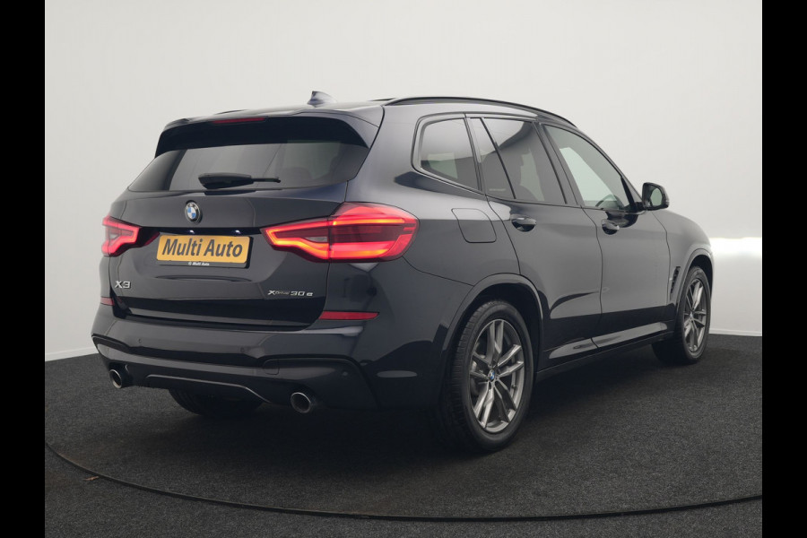 BMW X3 xDrive30e M Sport Plug In Hybrid 293pk Dealer O.H. PHEV | Panodak | Sfeerverlichting | Lederen Sportstoelen Memory & Verwarmd | Stuur Verwarmd | Apple Carplay | Keyless | Cruise Control | Navigatie | DAB | 19"L.M |