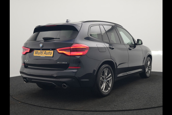BMW X3 xDrive30e M Sport Plug In Hybrid 293pk Dealer O.H. PHEV | Panodak | Sfeerverlichting | Lederen Sportstoelen Memory & Verwarmd | Stuur Verwarmd | Apple Carplay | Keyless | Cruise Control | Navigatie | DAB | 19"L.M |