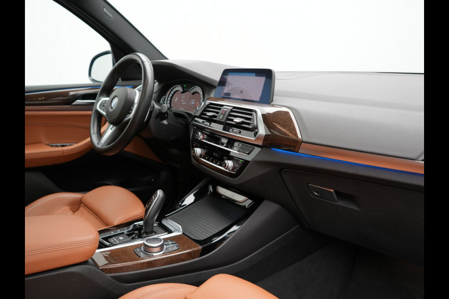 BMW X3 xDrive30e M Sport Plug In Hybrid 293pk Dealer O.H. PHEV | Panodak | Sfeerverlichting | Lederen Sportstoelen Memory & Verwarmd | Stuur Verwarmd | Apple Carplay | Keyless | Cruise Control | Navigatie | DAB | 19"L.M |
