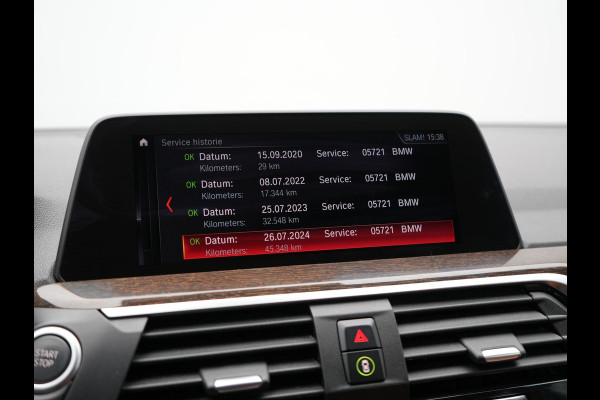 BMW X3 xDrive30e M Sport Plug In Hybrid 293pk Dealer O.H. PHEV | Panodak | Sfeerverlichting | Lederen Sportstoelen Memory & Verwarmd | Stuur Verwarmd | Apple Carplay | Keyless | Cruise Control | Navigatie | DAB | 19"L.M |