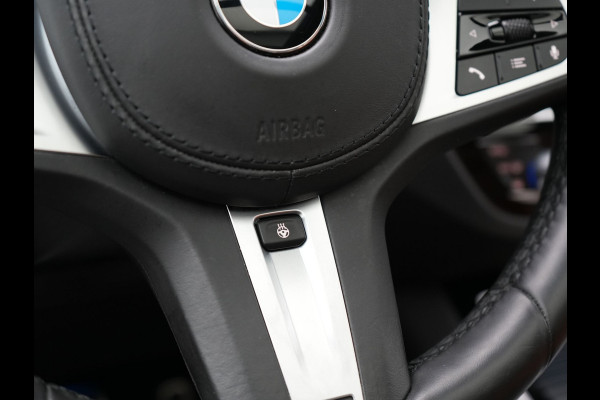 BMW X3 xDrive30e M Sport Plug In Hybrid 293pk Dealer O.H. PHEV | Panodak | Sfeerverlichting | Lederen Sportstoelen Memory & Verwarmd | Stuur Verwarmd | Apple Carplay | Keyless | Cruise Control | Navigatie | DAB | 19"L.M |