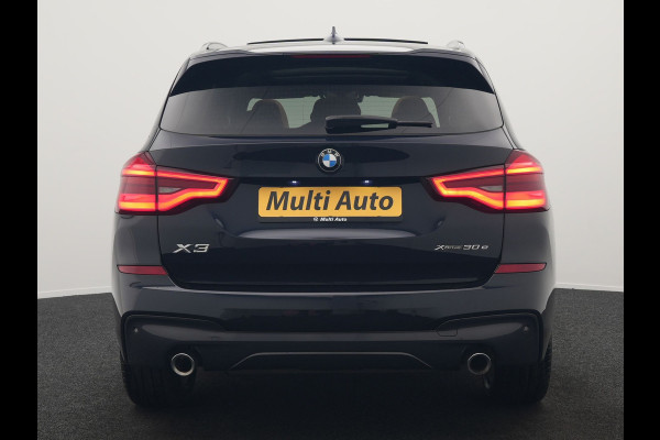 BMW X3 xDrive30e M Sport Plug In Hybrid 293pk Dealer O.H. PHEV | Panodak | Sfeerverlichting | Lederen Sportstoelen Memory & Verwarmd | Stuur Verwarmd | Apple Carplay | Keyless | Cruise Control | Navigatie | DAB | 19"L.M |