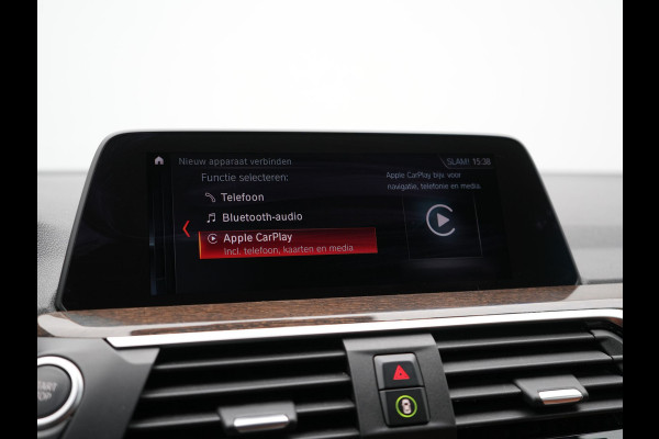 BMW X3 xDrive30e M Sport Plug In Hybrid 293pk Dealer O.H. PHEV | Panodak | Sfeerverlichting | Lederen Sportstoelen Memory & Verwarmd | Stuur Verwarmd | Apple Carplay | Keyless | Cruise Control | Navigatie | DAB | 19"L.M |