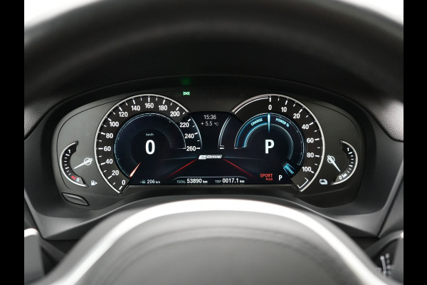 BMW X3 xDrive30e M Sport Plug In Hybrid 293pk Dealer O.H. PHEV | Panodak | Sfeerverlichting | Lederen Sportstoelen Memory & Verwarmd | Stuur Verwarmd | Apple Carplay | Keyless | Cruise Control | Navigatie | DAB | 19"L.M |
