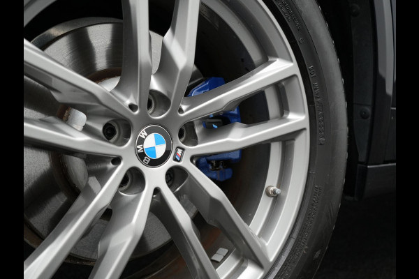 BMW X3 xDrive30e M Sport Plug In Hybrid 293pk Dealer O.H. PHEV | Panodak | Sfeerverlichting | Lederen Sportstoelen Memory & Verwarmd | Stuur Verwarmd | Apple Carplay | Keyless | Cruise Control | Navigatie | DAB | 19"L.M |