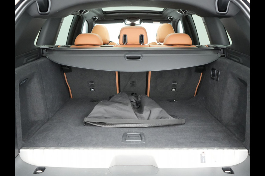 BMW X3 xDrive30e M Sport Plug In Hybrid 293pk Dealer O.H. PHEV | Panodak | Sfeerverlichting | Lederen Sportstoelen Memory & Verwarmd | Stuur Verwarmd | Apple Carplay | Keyless | Cruise Control | Navigatie | DAB | 19"L.M |