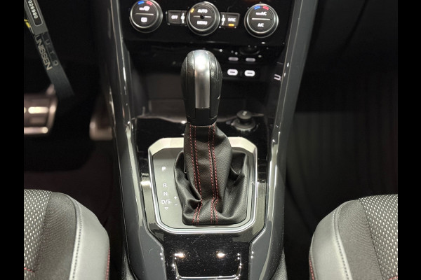 Volkswagen T-Roc 1.5 TSI Sport Business R-Line | Virtual Cockpit | Adaptive Cruise Control | Camera | Stoelverwarming