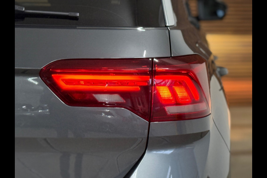 Volkswagen T-Roc 1.5 TSI Sport Business R-Line | Virtual Cockpit | Adaptive Cruise Control | Camera | Stoelverwarming