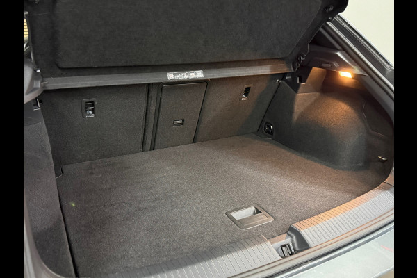 Volkswagen T-Roc 1.5 TSI Sport Business R-Line | Virtual Cockpit | Adaptive Cruise Control | Camera | Stoelverwarming