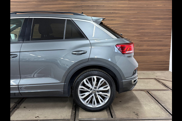 Volkswagen T-Roc 1.5 TSI Sport Business R-Line | Virtual Cockpit | Adaptive Cruise Control | Camera | Stoelverwarming