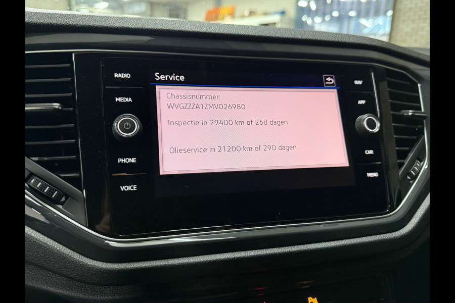 Volkswagen T-Roc 1.5 TSI Sport Business R-Line | Virtual Cockpit | Adaptive Cruise Control | Camera | Stoelverwarming