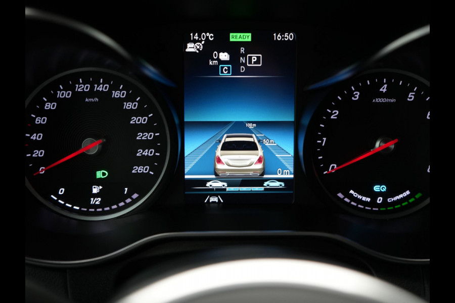 Mercedes-Benz GLC 300e 4MATIC Premium Plug In Hybrid 320pk Dealer O.H. PHEV | Trekhaak Af Fabriek | Panodak | Adaptive Cruise | Camera | Sfeerverlichting | Apple Carplay | Blis | Navigatie | DAB | 19"L.M |