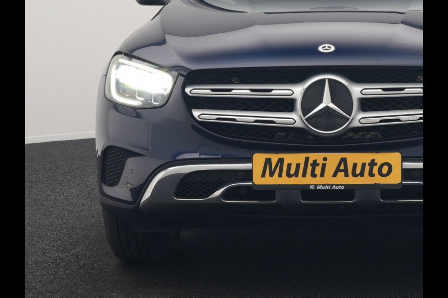 Mercedes-Benz GLC 300e 4MATIC Premium Plug In Hybrid 320pk Dealer O.H. PHEV | Trekhaak Af Fabriek | Panodak | Adaptive Cruise | Camera | Sfeerverlichting | Apple Carplay | Blis | Navigatie | DAB | 19"L.M |
