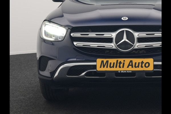 Mercedes-Benz GLC 300e 4MATIC Premium Plug In Hybrid 320pk Dealer O.H. PHEV | Trekhaak Af Fabriek | Panodak | Adaptive Cruise | Camera | Sfeerverlichting | Apple Carplay | Blis | Navigatie | DAB | 19"L.M |