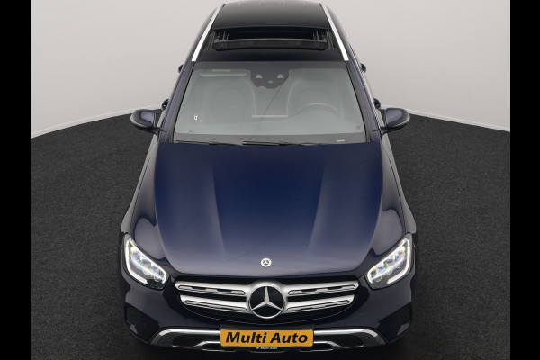Mercedes-Benz GLC 300e 4MATIC Premium Plug In Hybrid 320pk Dealer O.H. PHEV | Trekhaak Af Fabriek | Panodak | Adaptive Cruise | Camera | Sfeerverlichting | Apple Carplay | Blis | Navigatie | DAB | 19"L.M |
