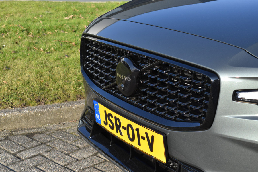 Volvo V60 T6 350PK Plug-in hybrid AWD Plus Dark | Panodak | ACC | H&K | HUD | Blis | Contour stoelen