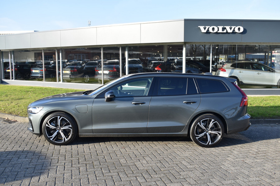 Volvo V60 T6 350PK Plug-in hybrid AWD Plus Dark | Panodak | ACC | H&K | HUD | Blis | Contour stoelen