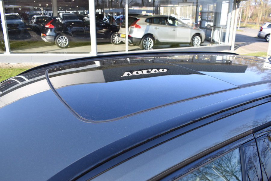 Volvo V60 T6 350PK Plug-in hybrid AWD Plus Dark | Panodak | ACC | H&K | HUD | Blis | Contour stoelen