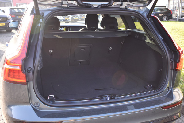 Volvo V60 T6 350PK Plug-in hybrid AWD Plus Dark | Panodak | ACC | H&K | HUD | Blis | Contour stoelen