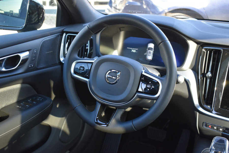 Volvo V60 T6 350PK Plug-in hybrid AWD Plus Dark | Panodak | ACC | H&K | HUD | Blis | Contour stoelen