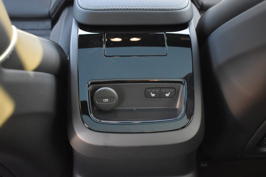 Volvo V60 T6 350PK Plug-in hybrid AWD Plus Dark | Panodak | ACC | H&K | HUD | Blis | Contour stoelen