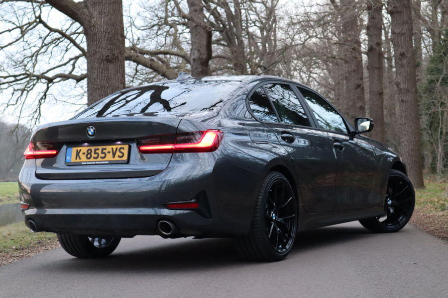 BMW 3 Serie 318i Executive | Trekhaak | Navi | Carplay | 19 inch |