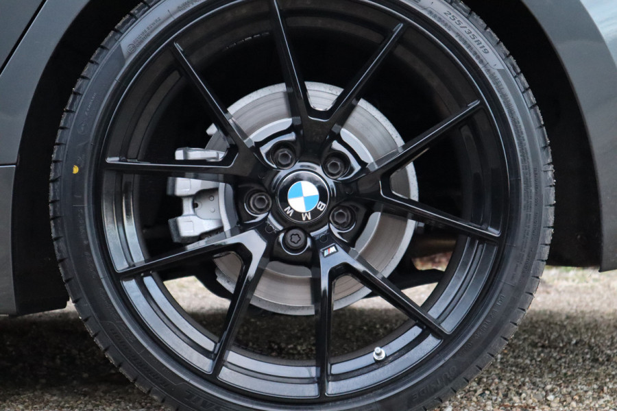 BMW 3 Serie 318i Executive | Trekhaak | Navi | Carplay | 19 inch |