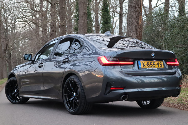 BMW 3 Serie 318i Executive | Trekhaak | Navi | Carplay | 19 inch |