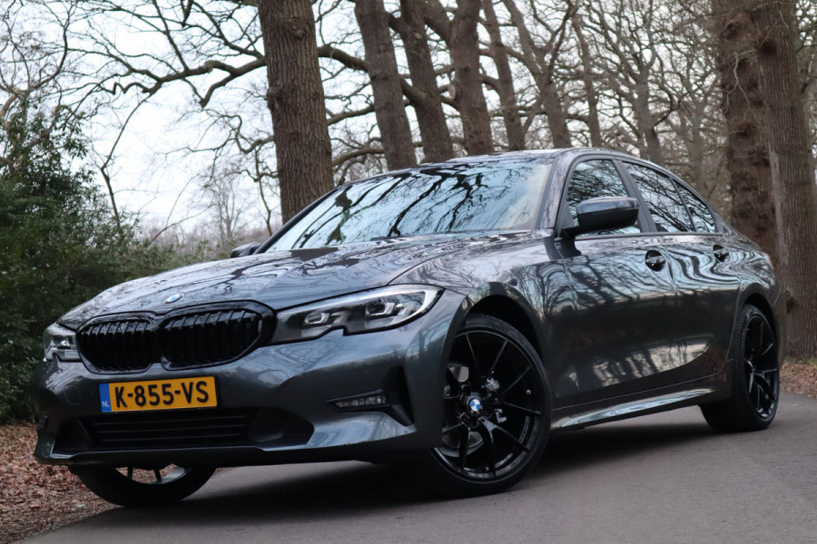 BMW 3 Serie 318i Executive | Trekhaak | Navi | Carplay | 19 inch |